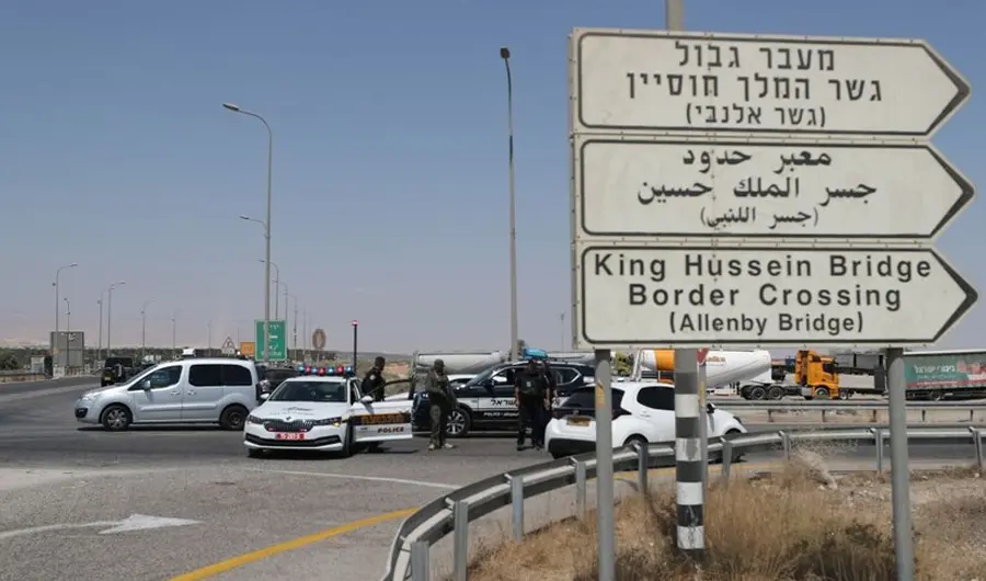 إسرائيل تعيد فتح معبر الكرامة أمام البضائع بعد ثلاثة أشهر من الإغلاق وسط ترتيبات أمنية مشددة